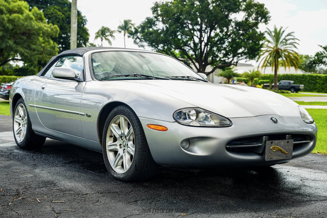Used 2000 Jaguar XK8 Convertible RWD image 19