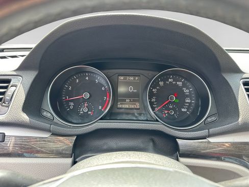 Used 2016 Volkswagen Passat 1.8T SE FWD image 25