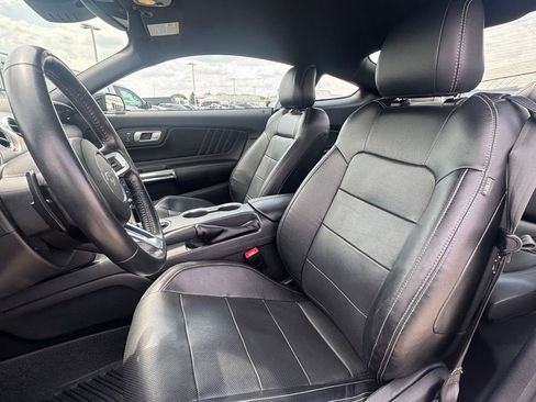 Used 2022 Ford Mustang GT Premium w/ Black Accent Package RWD image 12