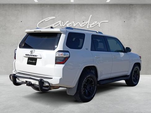 Used 2016 Toyota 4Runner SR5 Premium RWD image 17