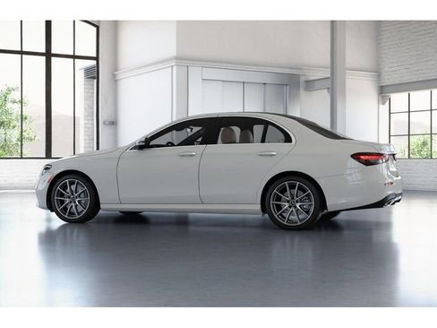 Used 2023 Mercedes-Benz E 350 4MATIC Sedan image 33