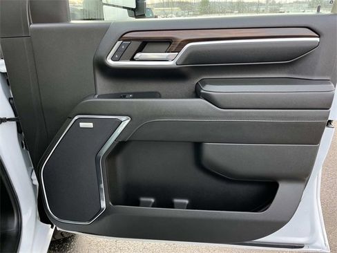 Used 2024 GMC Sierra 2500 SLT w/ SLT Premium Package image 26