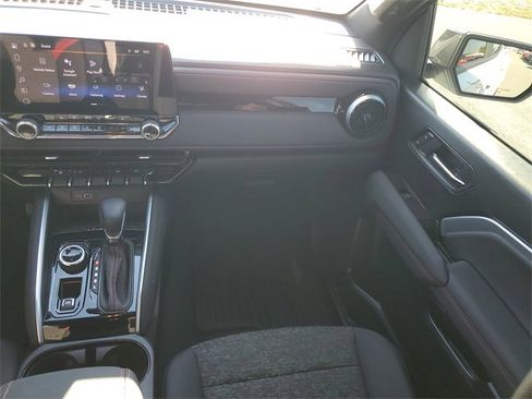 Used 2024 Chevrolet Colorado Z71 w/ Z71 Convenience Package 2 image 27