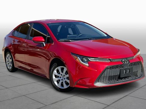 Used 2021 Toyota Corolla LE image 3