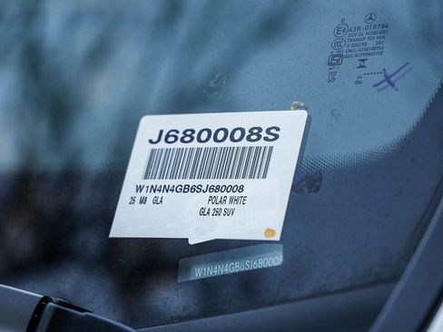 Certified 2025 Mercedes-Benz GLA 250 image 26