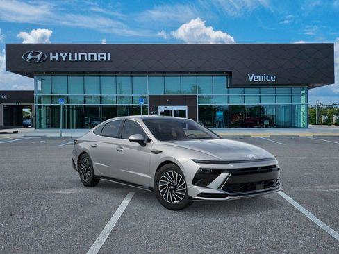 New 2026 Hyundai Sonata Limited FWD image 2