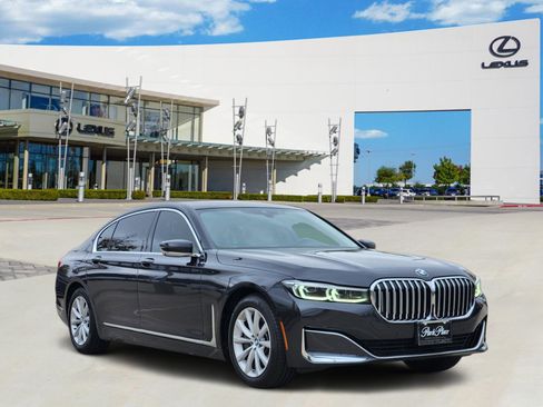 Used 2020 BMW 740i w/ Premium Package image 2