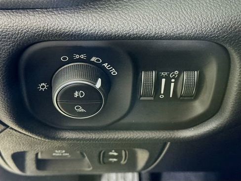 New 2026 RAM 1500 4x4 Crew Cab image 10