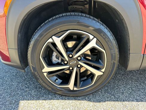 Used 2023 Chevrolet TrailBlazer RS w/ Convenience Package FWD image 9