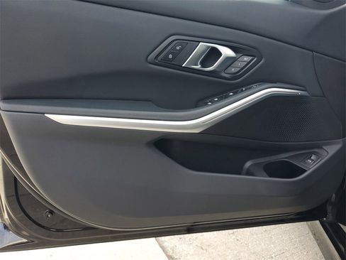 Used 2025 BMW 330i Sedan image 24