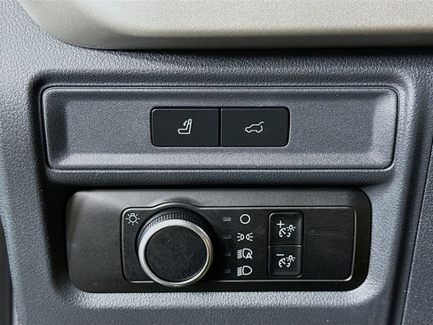 Used 2024 Ford Expedition Max XLT image 17