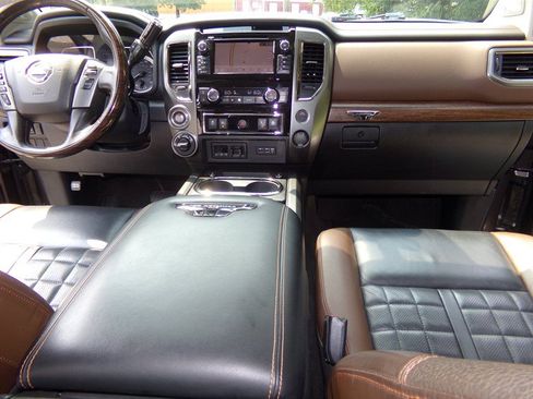 Used 2019 Nissan Titan Platinum Reserve w/ Platinum Utility Package AWD/4WD image 33
