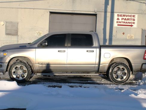 Used 2019 RAM 1500 Big Horn image 6