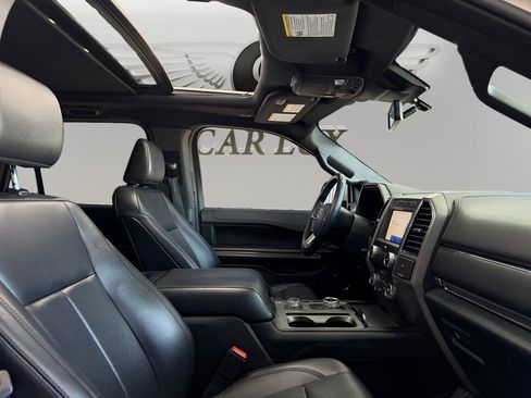Used 2021 Ford Expedition XLT image 14