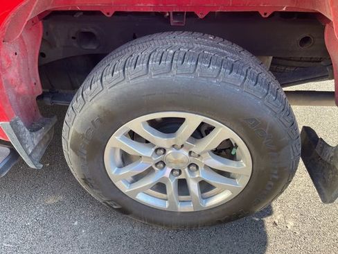 Used 2022 Chevrolet Silverado 1500 LT w/ Z71 Off-Road Package image 5