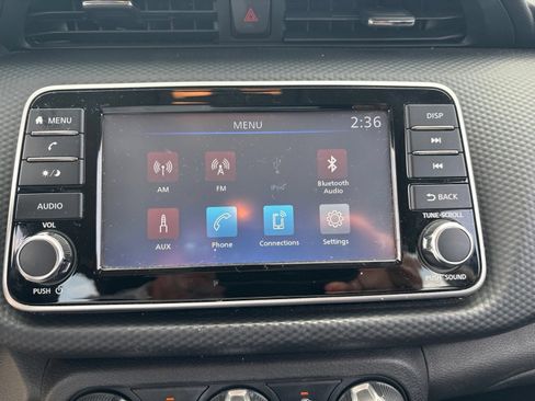 Used 2022 Nissan Kicks S FWD image 3