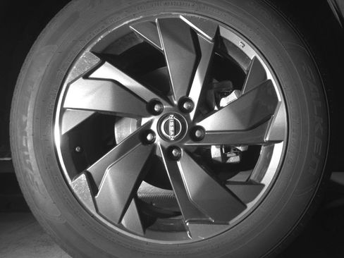 Used 2025 Nissan Rogue SV image 13