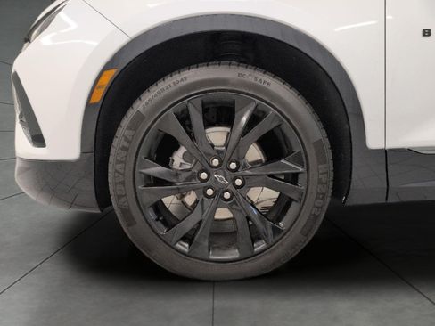 Used 2022 Chevrolet Blazer RS w/ Enhanced Convenience Package AWD/4WD image 3