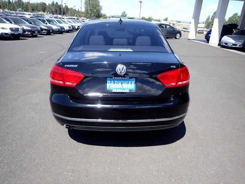 Used 2013 Volkswagen Passat 2.5 SEL Premium image 4