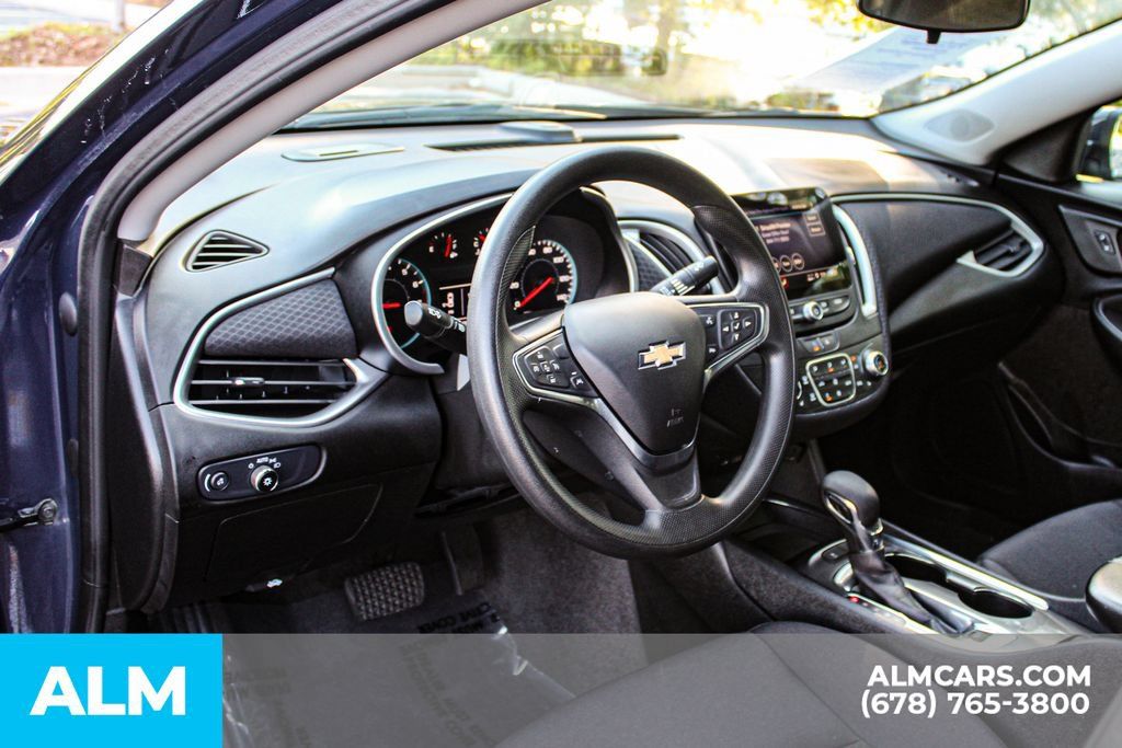 Used 2025 Chevrolet Malibu LT FWD image 21