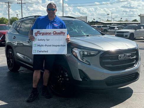 Used 2019 GMC Terrain SLT w/ Preferred Package FWD image 1
