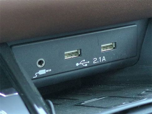 Used 2020 Subaru Outback Touring image 27