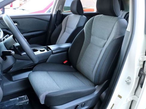 Used 2023 Nissan Rogue SV AWD/4WD image 17