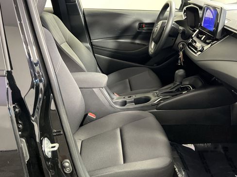 Used 2025 Toyota Corolla LE FWD image 29