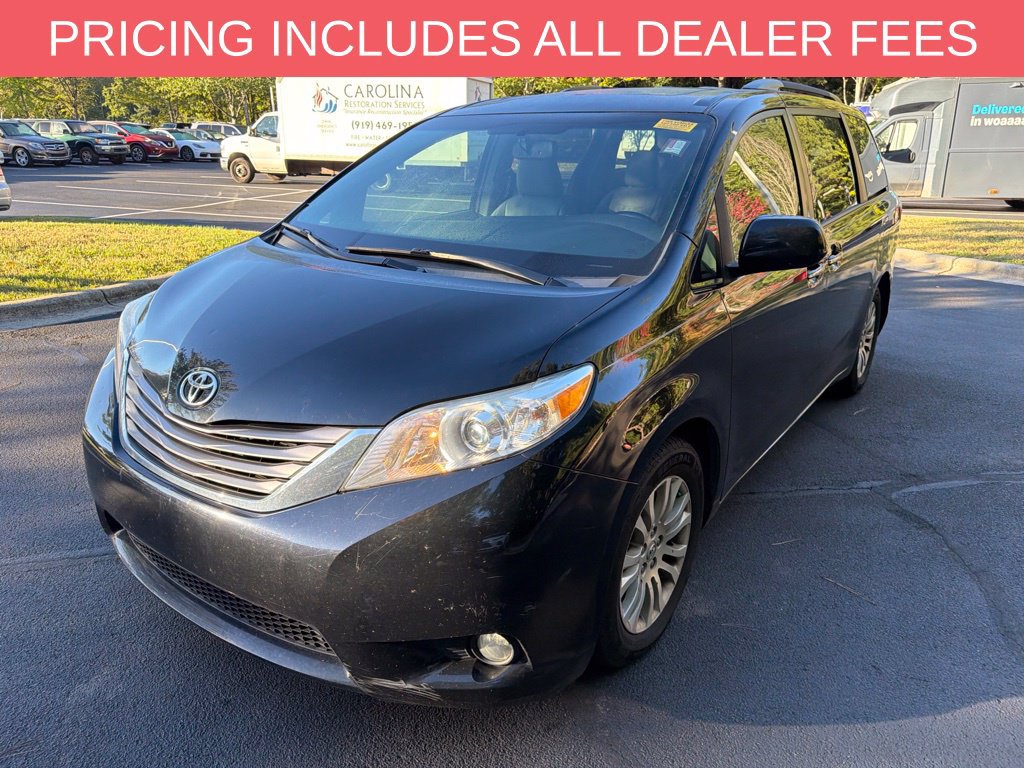 Used 2016 Toyota Sienna XLE Premium FWD image 3