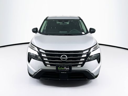 Used 2024 Nissan Rogue S image 2