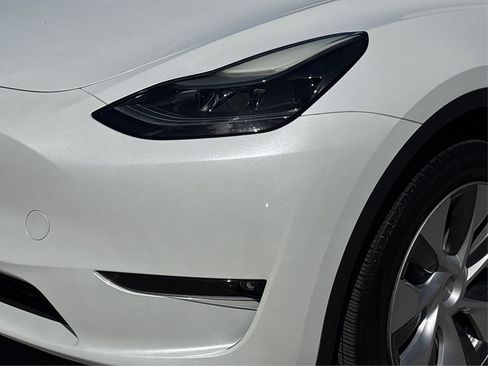 Used 2023 Tesla Model Y Long Range image 14