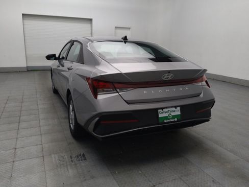 Used 2025 Hyundai Elantra SE FWD image 5