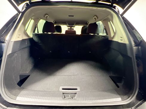 Used 2024 Nissan Rogue SV FWD image 33