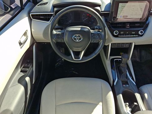 Used 2023 Toyota Corolla Cross LE AWD/4WD image 12
