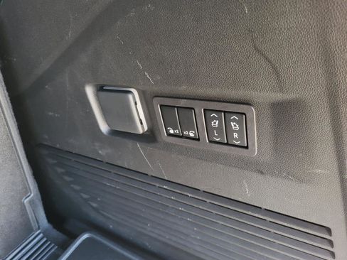 Used 2023 GMC Yukon AT4 image 10