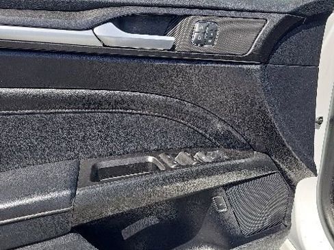 Used 2019 Ford Fusion Titanium FWD image 13