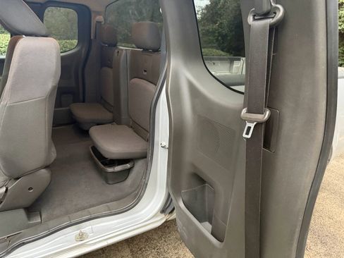 Used 2019 Nissan Frontier S image 19