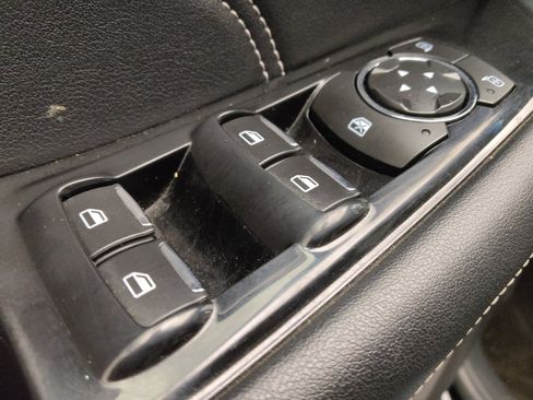 Used 2019 Ford Edge Titanium w/ Equipment Group 301A FWD image 27