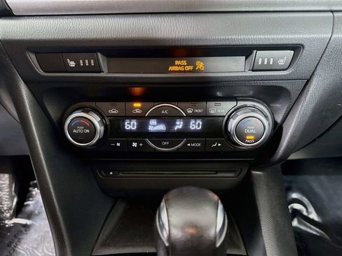 Used 2014 MAZDA MAZDA3 s Touring FWD image 16