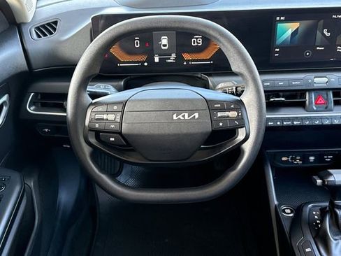 Certified 2025 Kia K4 LXS image 18