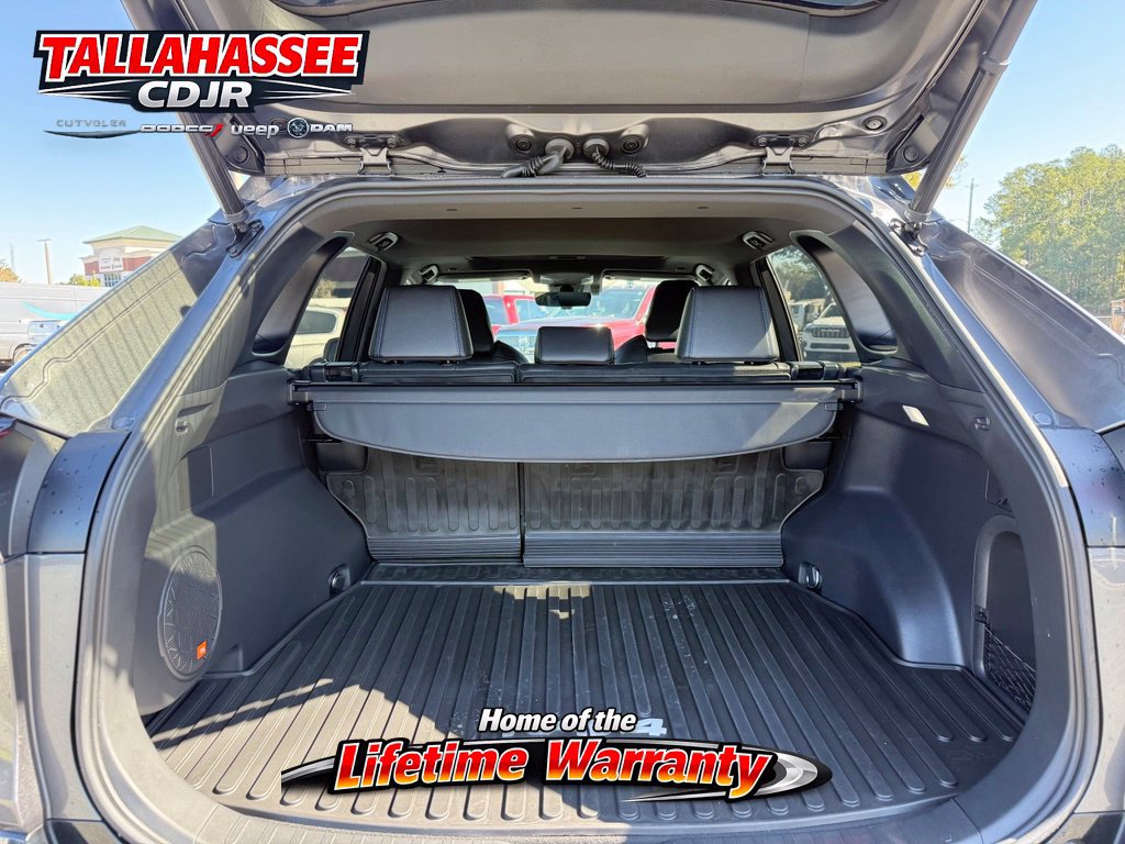 Used 2023 Toyota RAV4 XSE AWD/4WD image 18