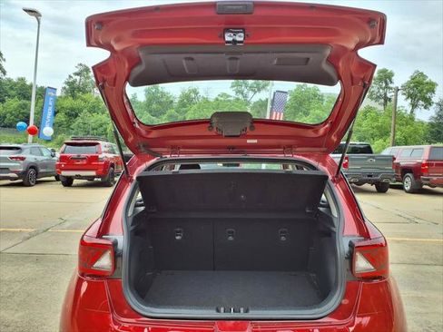 Used 2025 Hyundai Venue SEL FWD image 12