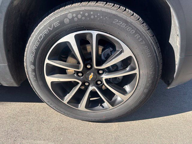 Used 2025 Chevrolet TrailBlazer LT FWD image 4