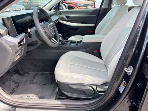 Certified 2026 Hyundai Sonata SE FWD image 10