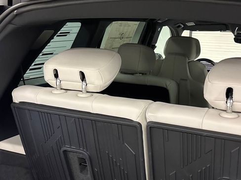 New 2026 Cadillac Vistiq Sport w/ LPO, Floor Liner Package image 19