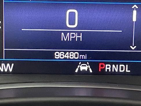 Used 2020 Chevrolet Equinox LT image 2