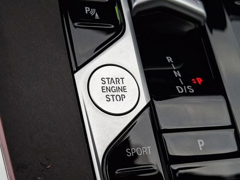 Certified 2024 BMW X7 xDrive40i w/ Premium Package image 21