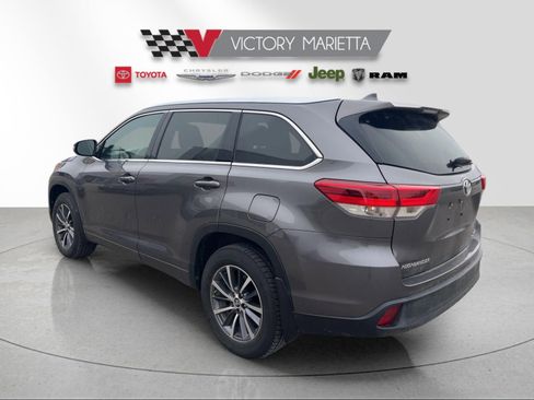 Used 2018 Toyota Highlander XLE image 4