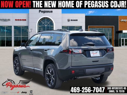 New 2026 Jeep Cherokee Overland w/ Trailer Tow Group AWD/4WD image 4