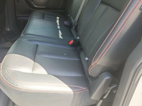 Used 2020 Nissan Titan PRO-4X w/ Pro-4x Convenience Package AWD/4WD image 9